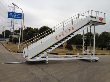 中国 ミリメートル全面的な耐久のTowable乗客階段L 5795 x W 1760のx H 3850 サプライヤー