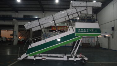 中国 白い航空機の搭乗梯子、セリウム空港支援用地上器材 サプライヤー