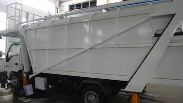 中国 安定した不用な取り外しのトラック、ISUZU 600 Pのゴミ収集車 サプライヤー