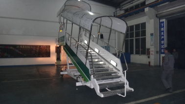 中国 反急な航空機の乗客階段15000ミリメートルの回転半径容易な移動 サプライヤー